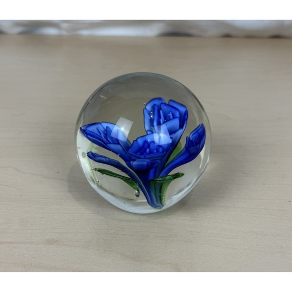 Unmarked Other - Art Glass Paperweight Flower Purple blue Floral